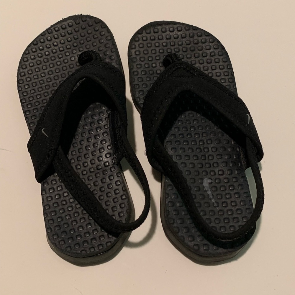Nike Flip Flops Size 8